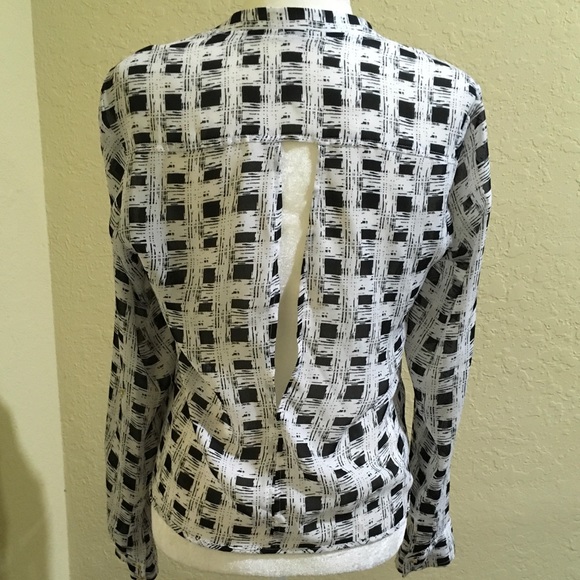 Semi sheer Bebe blouse - Picture 2 of 2